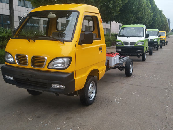 電動(dòng)車(chē)底盤(pán)